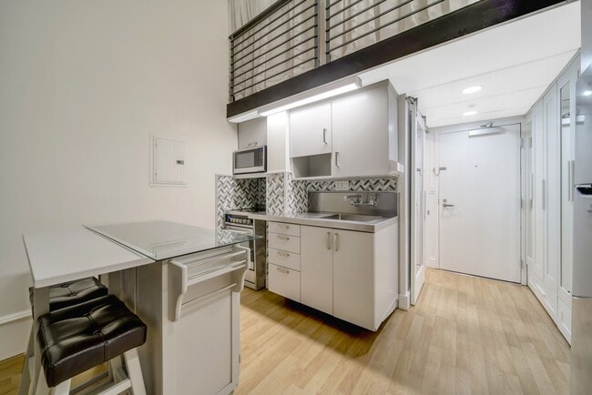 Building Photo - LOFTED STUDIO FOR RENT $2,025 /mo