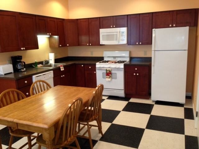 Primary Photo - 1027 West Fourth Street, Apt. W