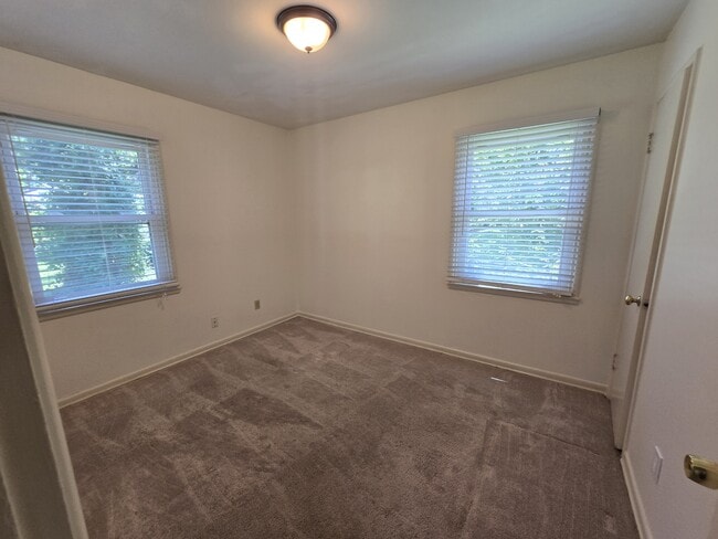 Building Photo - 2805 W 75th St