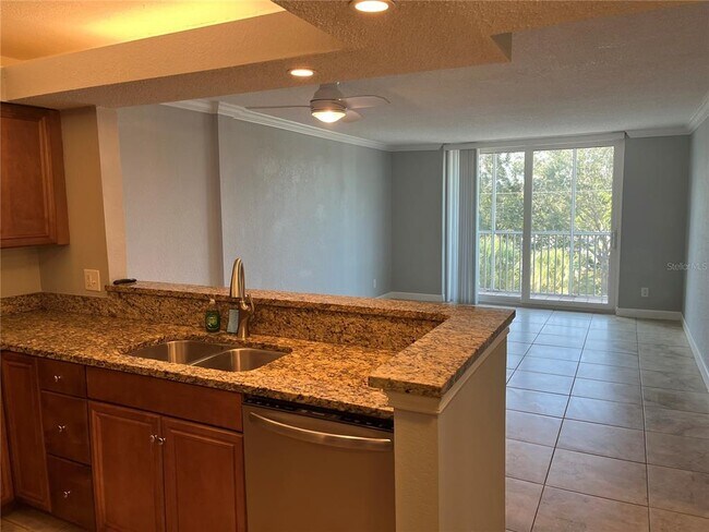 Foto del edificio - 2700 Coconut Bay Ln