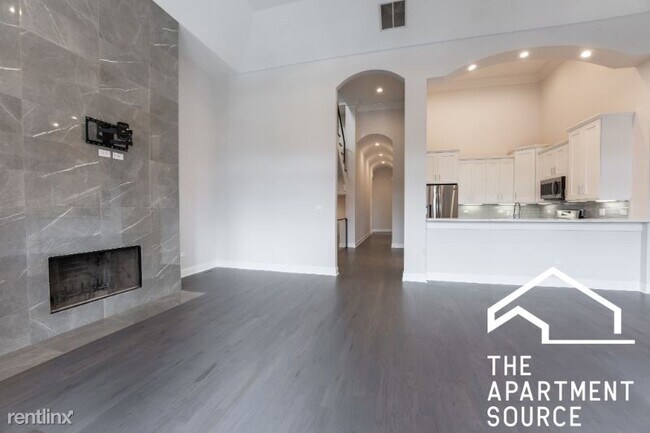 Foto del edificio - 1136 W Diversey Pkwy