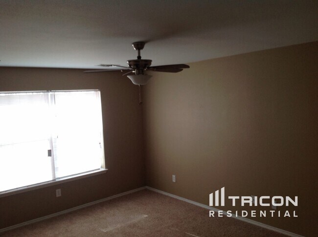 Foto del edificio - 10512 Fossil Hill Dr