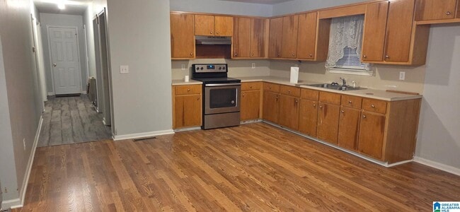 Building Photo - 132 Lola St