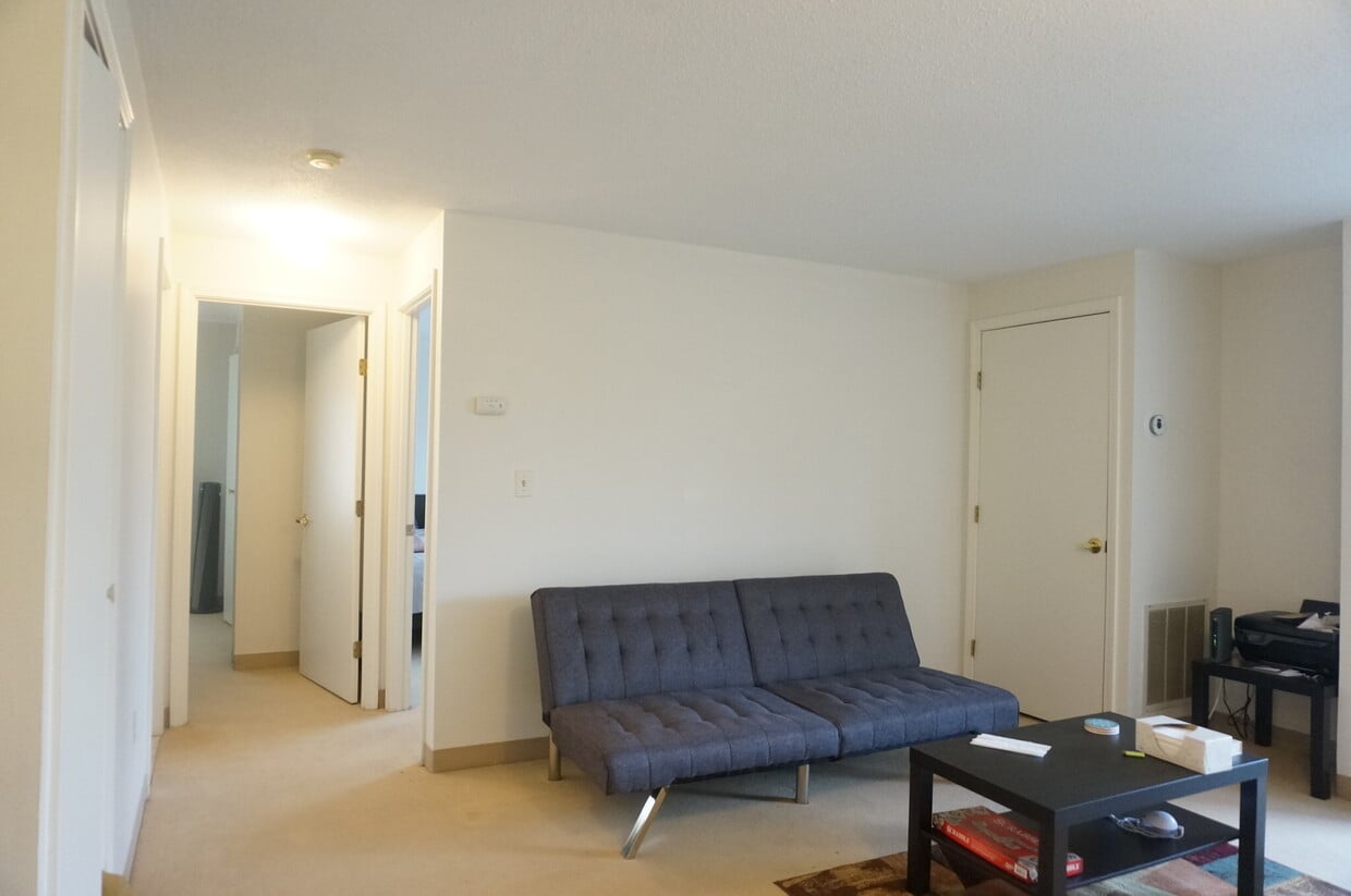 Primary Photo - 25 Webster Ave