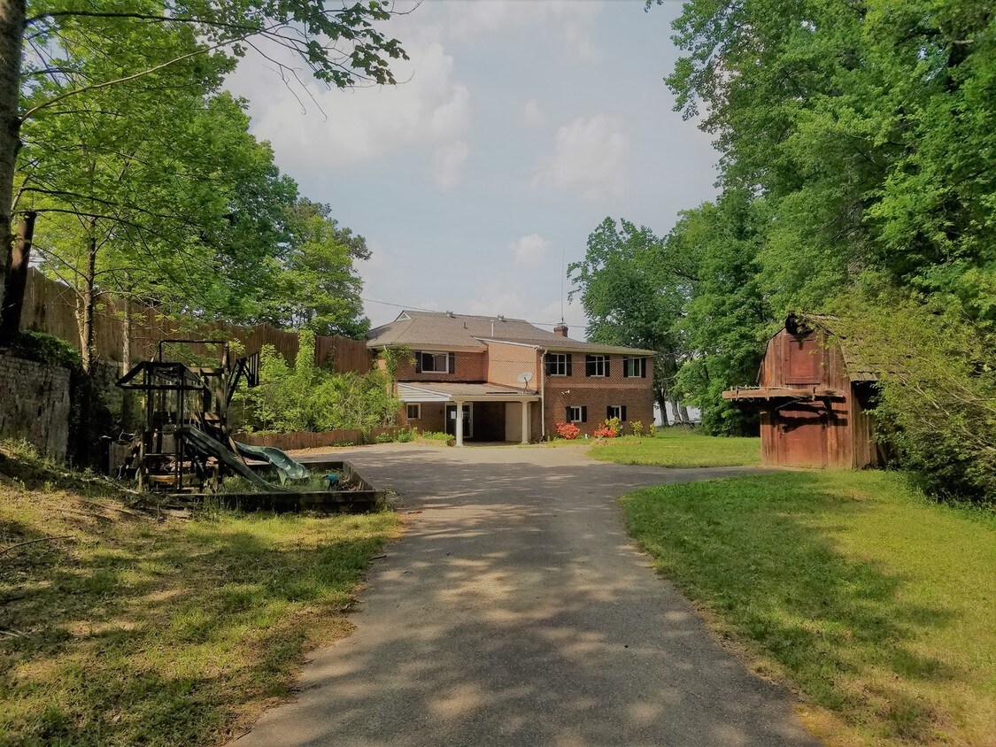 Primary Photo - 13420 Cooks Mill Road