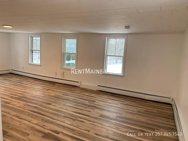 Building Photo - 1084 School St