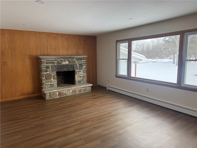 Foto del edificio - 82 Ridge Rd