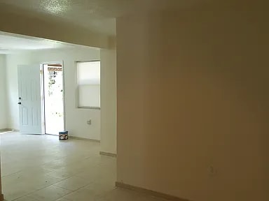 Foto del edificio - 115 E Chapman Rd