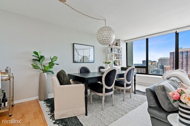 Building Photo - 1 br, 1 bath Condo - 280 N Lake Shore Dr W