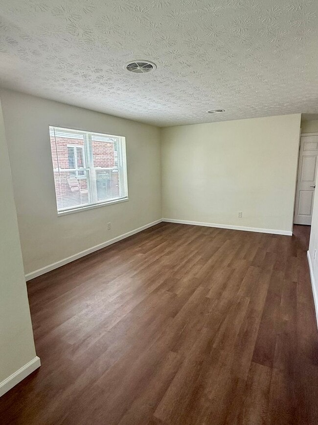 Building Photo - 2621 Oakley Ave