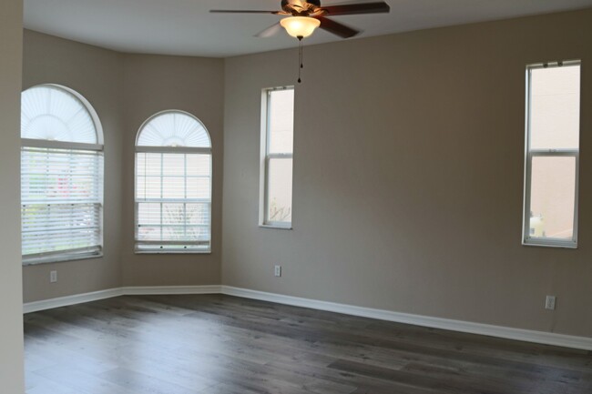 Building Photo - ** Rarely Available - Huge Stoneybrook Hom...