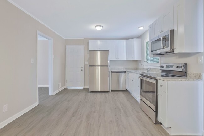Building Photo - 3140 Columbia Woods Dr