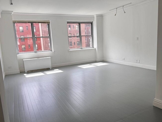 Building Photo - 80 Park Ave