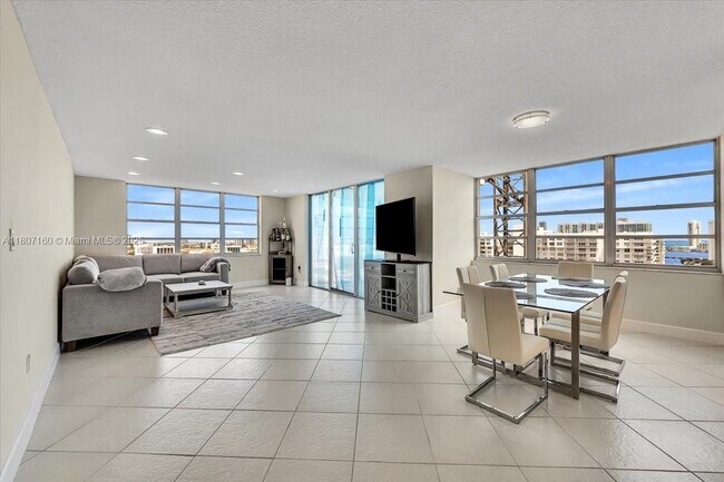 Foto del edificio - 2780 NE 183rd St