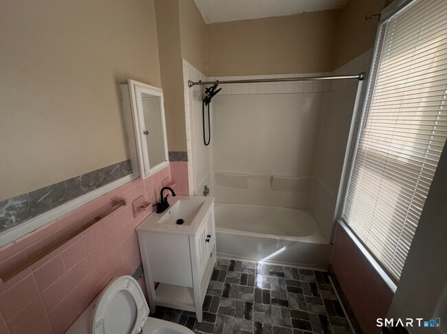 Foto del edificio - 26-28-28 Lenox St