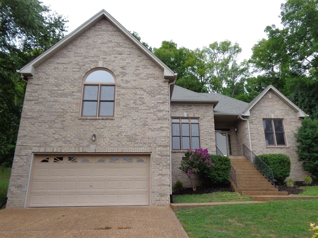 Building Photo - 724 Wyntree N