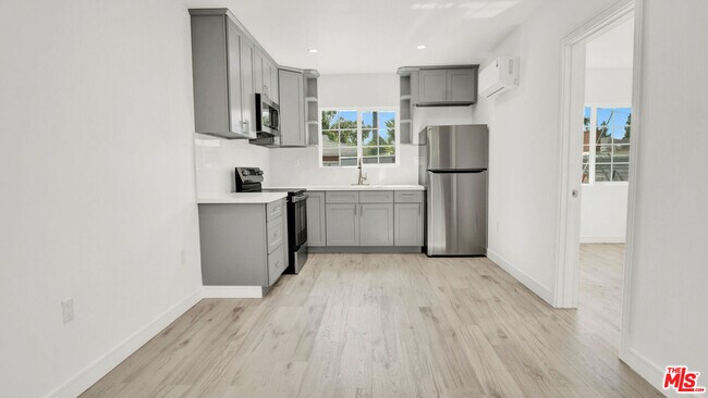 Foto del edificio - 5377 Manzanar Ave