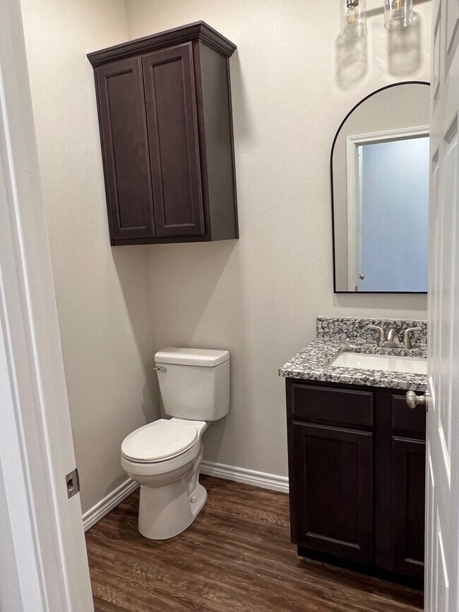 Foto del edificio - 127/129 Village North Circle