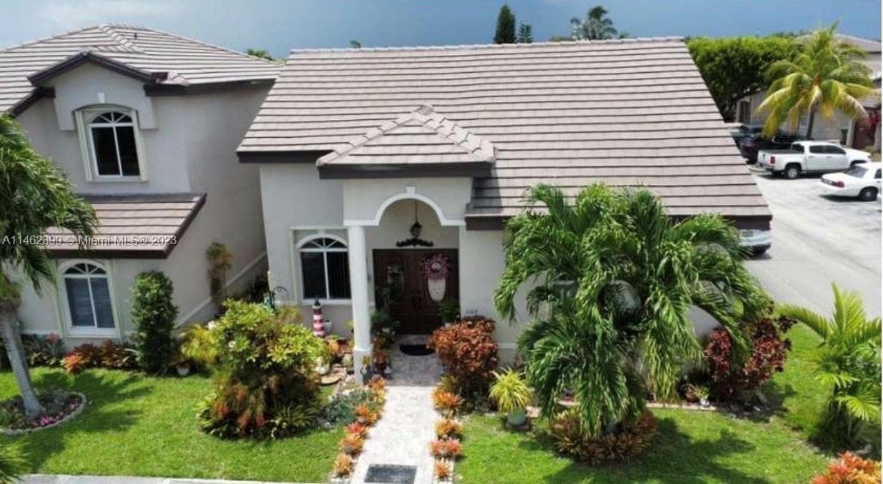 Primary Photo - 8433 NW 189th St