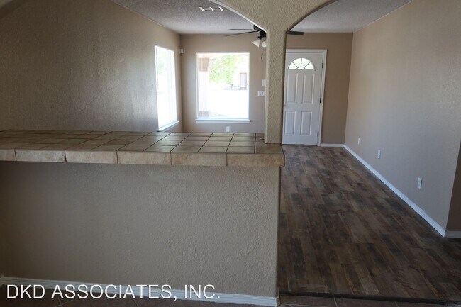 Building Photo - 4 br, 2 bath House - 716 DESERT SAGE DR.