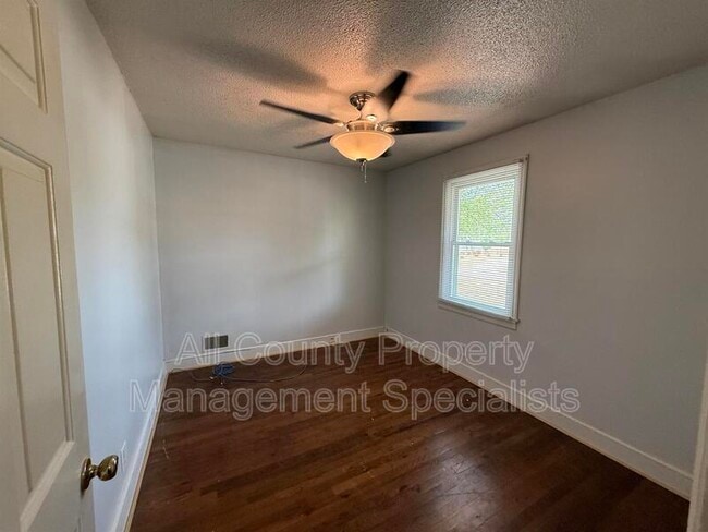 Building Photo - 123 Lanier Ave