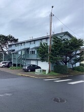 Building Photo - 912 SW 11th St