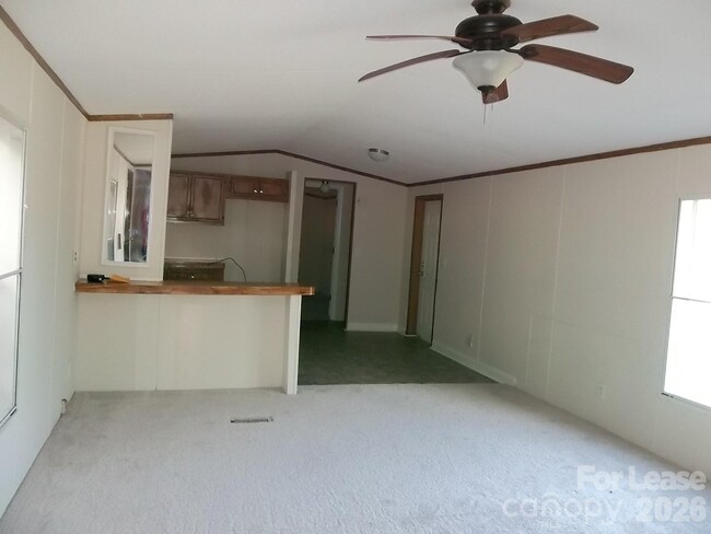 Building Photo - 150 Thornwood Ln