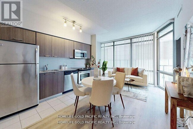 Photo du bâtiment - 832-1832 Bay St.