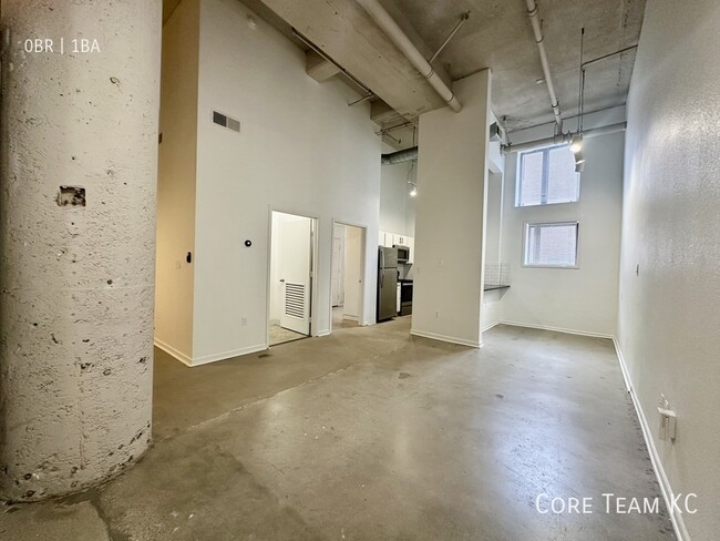 Building Photo - West 7th Street Loft For Rent