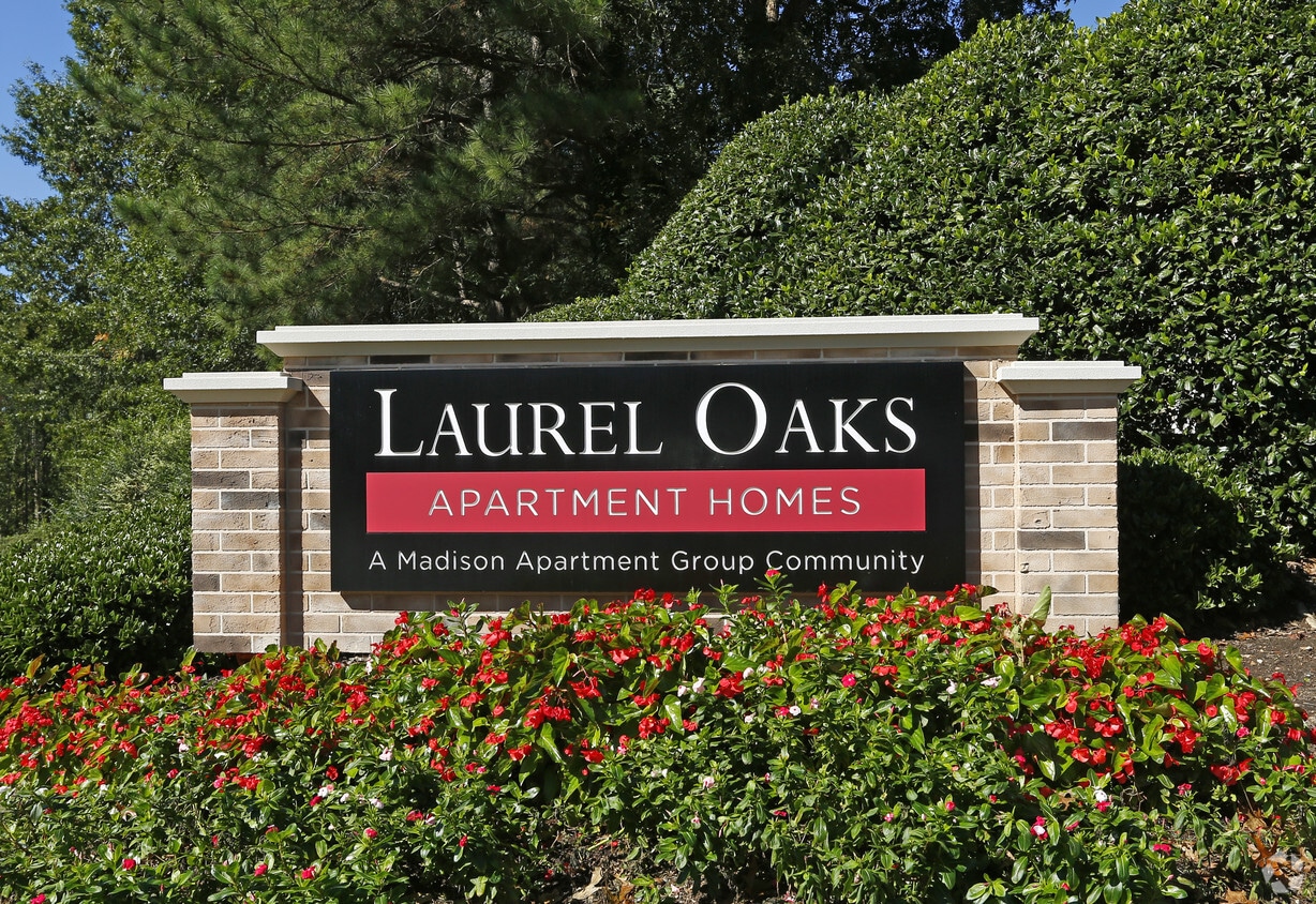 Primary Photo - Laurel Oaks