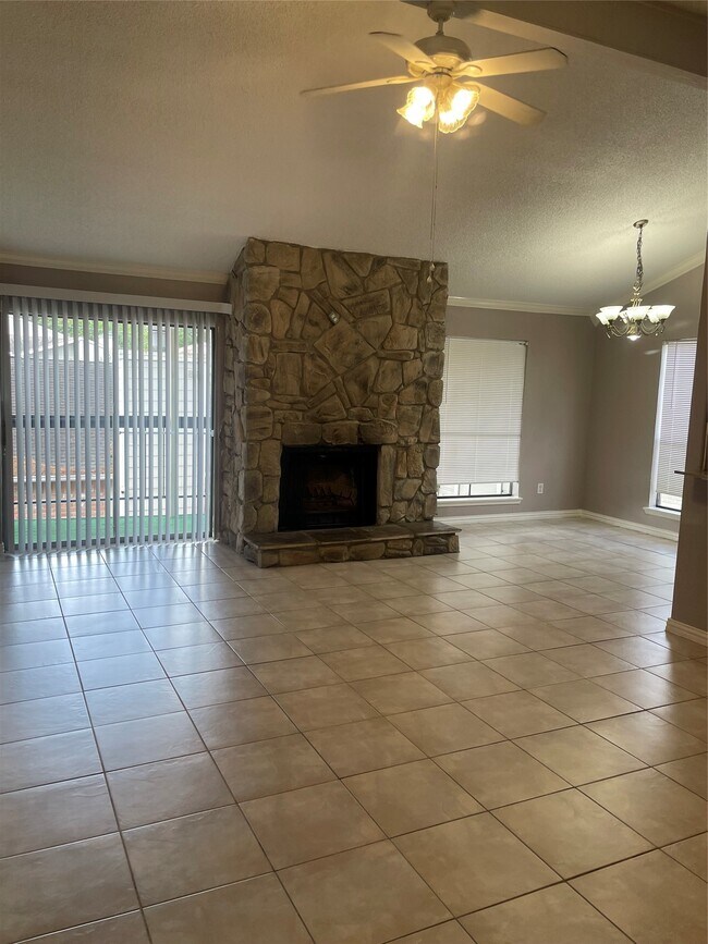 Foto del edificio - 17401 Red Oak Dr