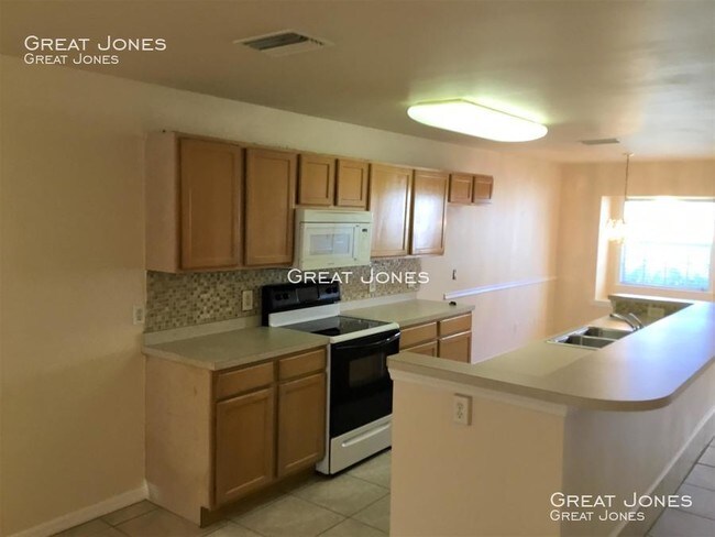 Building Photo - AWESOME 3/2 DUPLEX ON A CANAL IN SW CAPE!