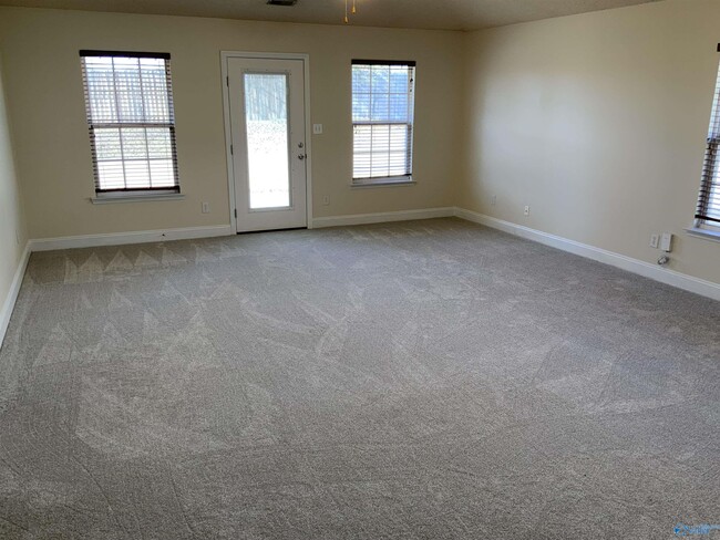 Building Photo - 285 Shadow Ct SW