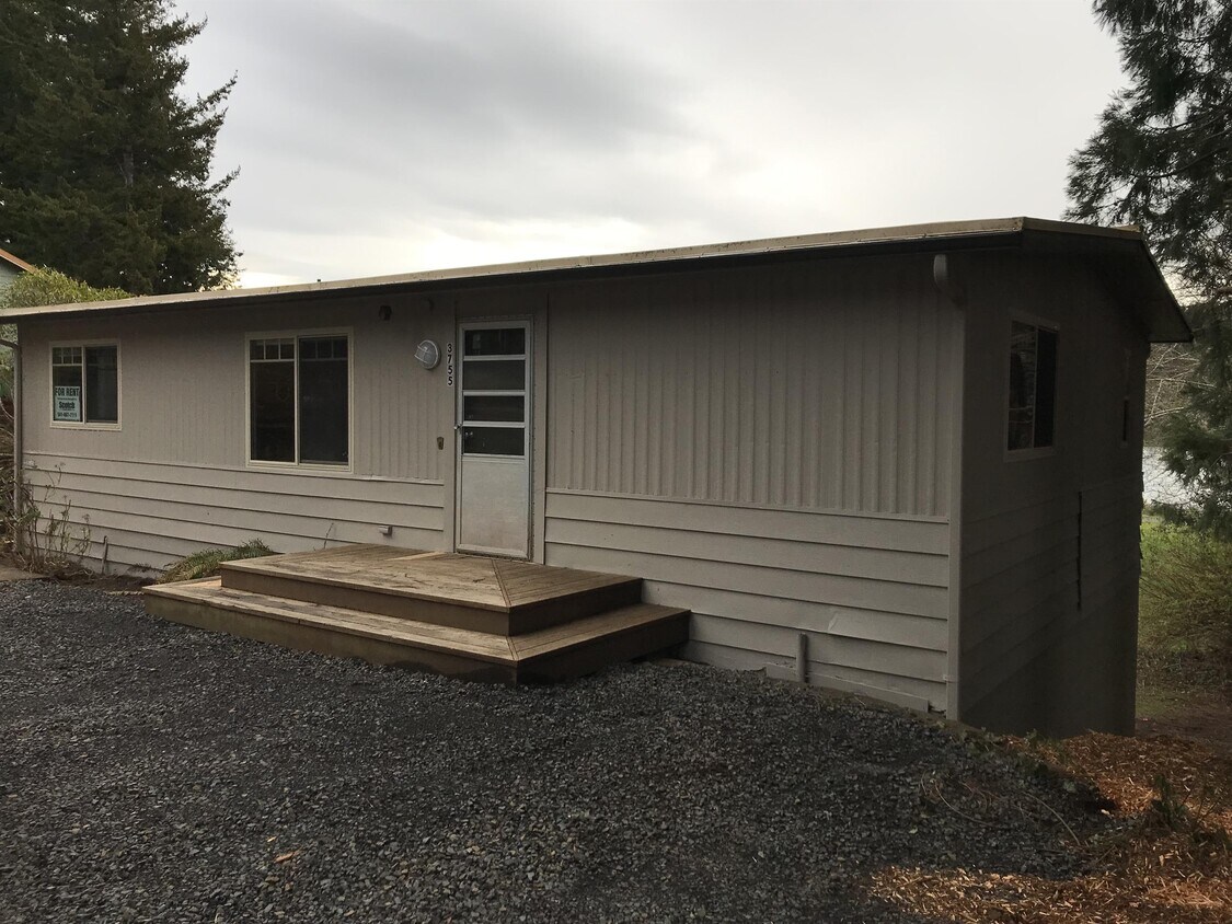 3755 Leek's Dr, South Beach, OR 97366 House Rental in South Beach, OR