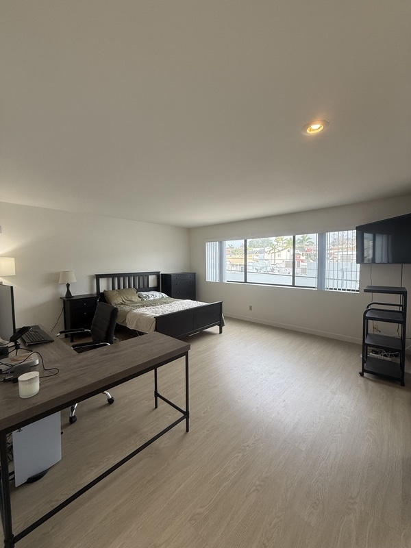 Foto del edificio - 7629 Girard Ave