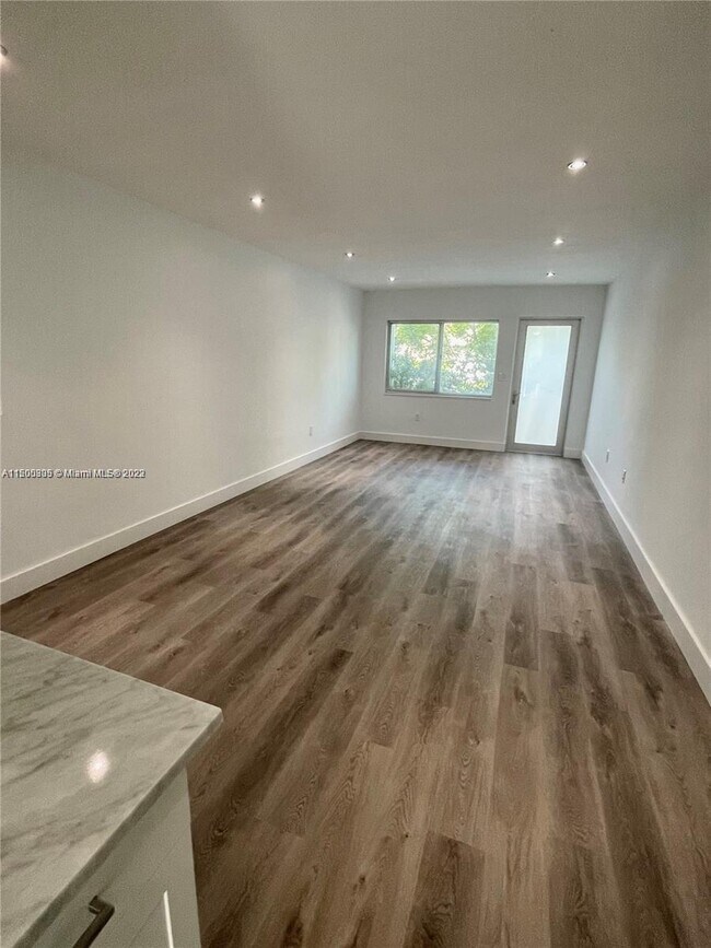 Foto del edificio - 3931 Garden Ave