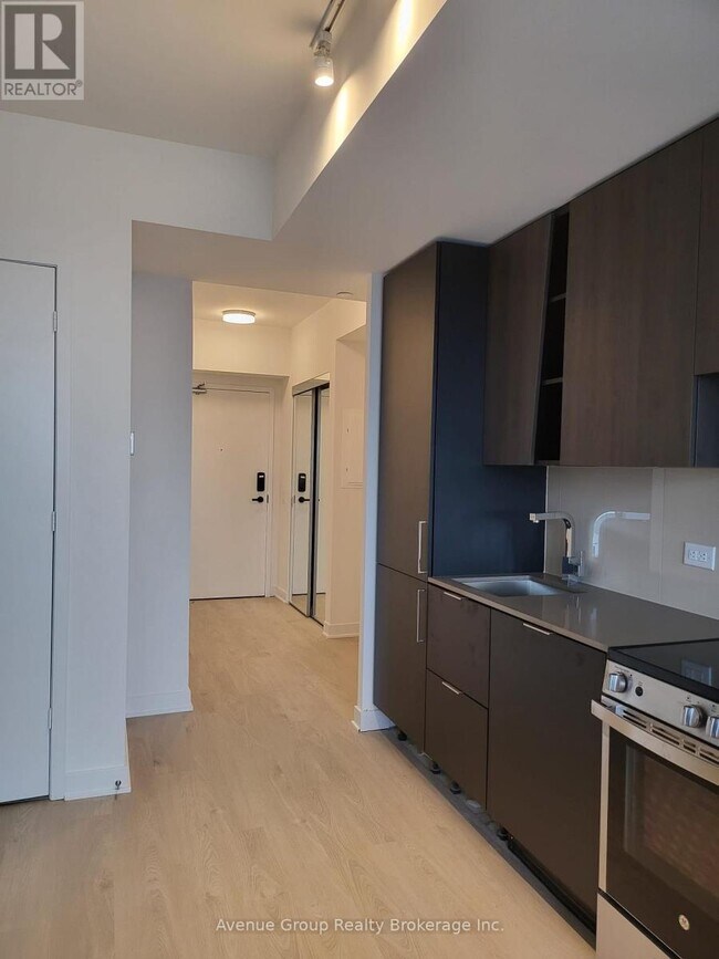 Photo du bâtiment - 3900 Confederation Pkwy