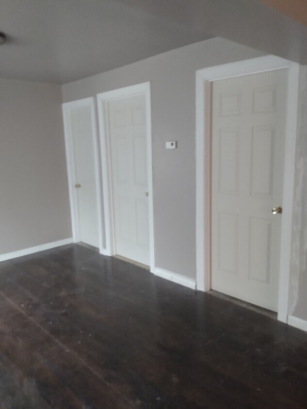 Primary Photo - 15132 Lexington Ave