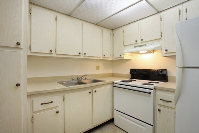 1x1 kitchen - Lindru Gardens