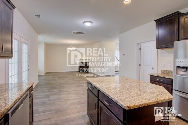 Foto del edificio - 104 Elliott Creek Ln
