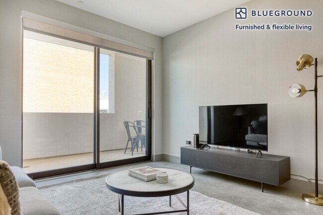 Foto del edificio - 5100 Wilshire Blvd