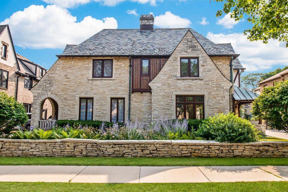 Primary Photo - 5069 N Lake Dr
