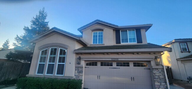 Building Photo - Beautiful 4 Bedroom 2.5 Bathroom Home on Large Lot in Elk Grove