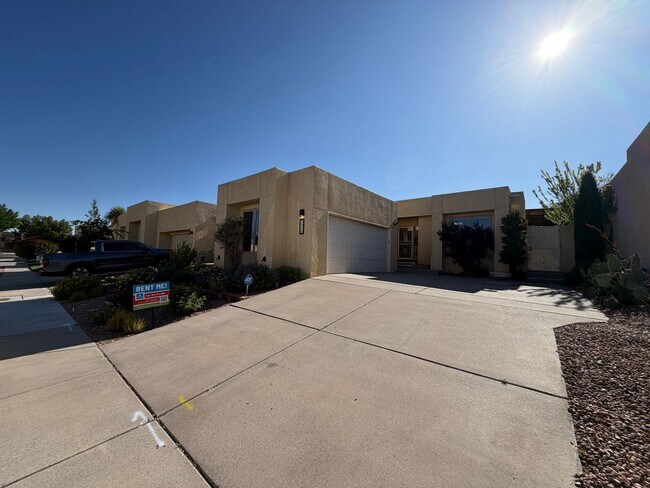 Foto del edificio - 2 Bedroom Single Story Home Available Near Paseo Del Norte Blvd NE & Wyoming Blvd NE!