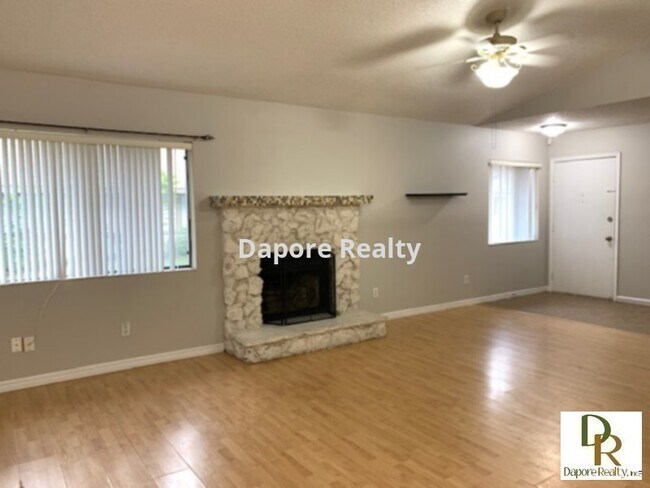 Building Photo - 708 Castlewood Dr