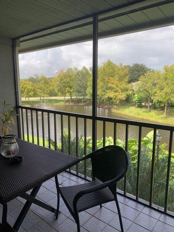 Building Photo - 2273 NW 22nd Ave