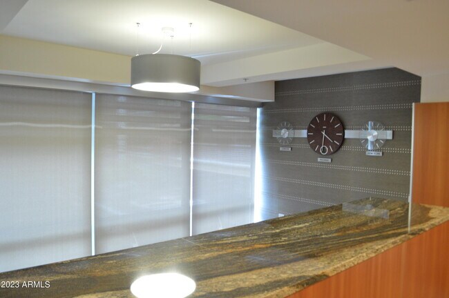 Building Photo - 7131 E Rancho Vista Dr