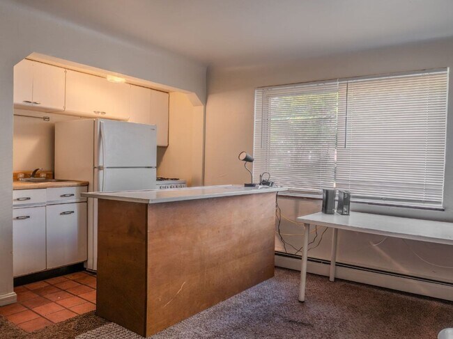 Foto del edificio - 412 Volkert Pl