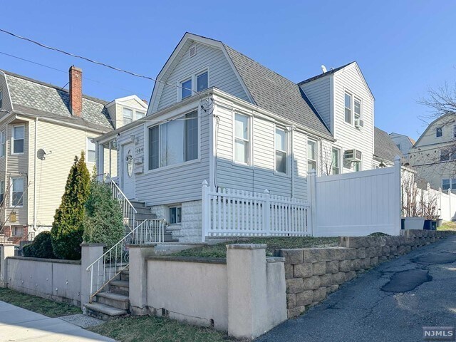 Foto principal - 184 Maple St