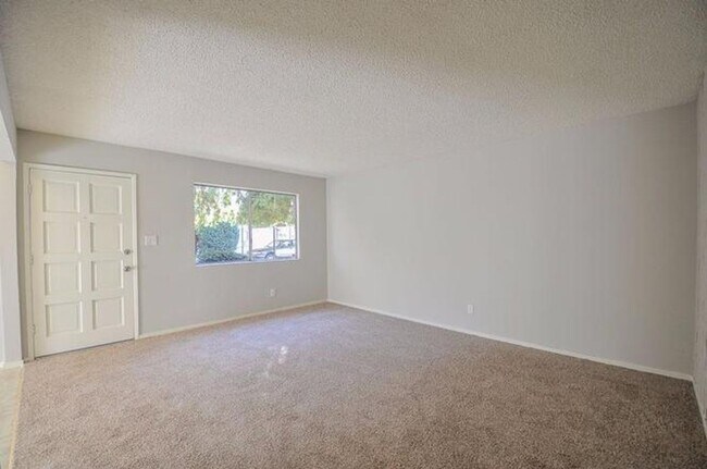 Foto del edificio - 4233 N Bengston Ave